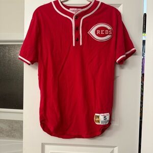 Mitchell & Ness Cincinnati Reds Cooperstown Collection Henley